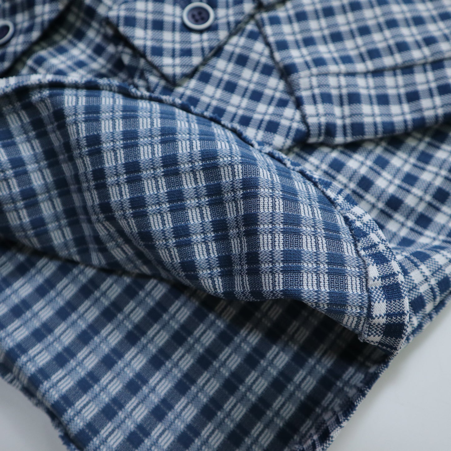 1970年代の青と白のチェック柄ダブルポケットアローカラーシャツ