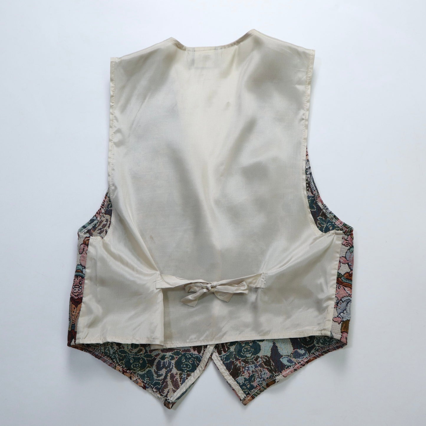 90s American made piglet embroidered tapestry vest