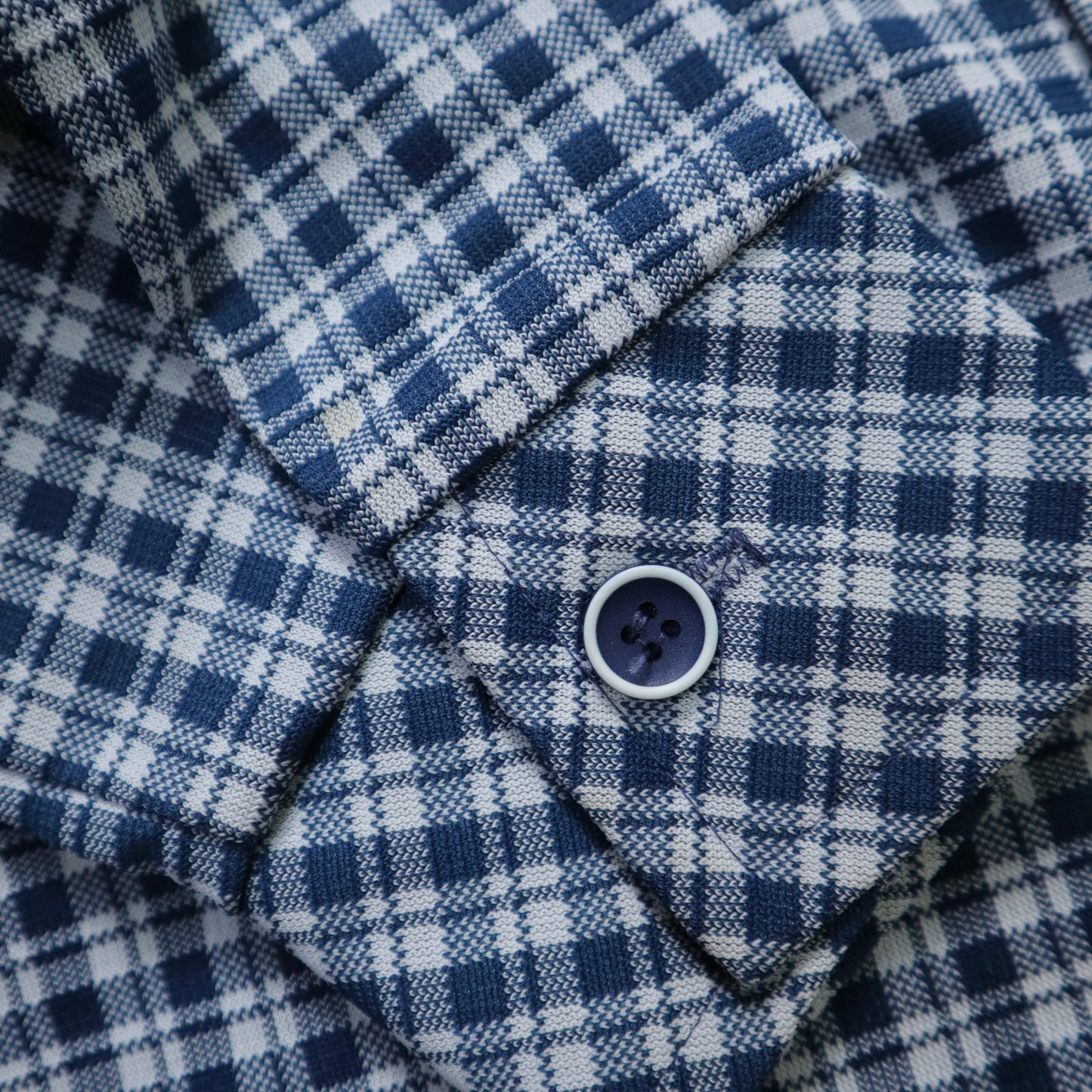 1970年代の青と白のチェック柄ダブルポケットアローカラーシャツ