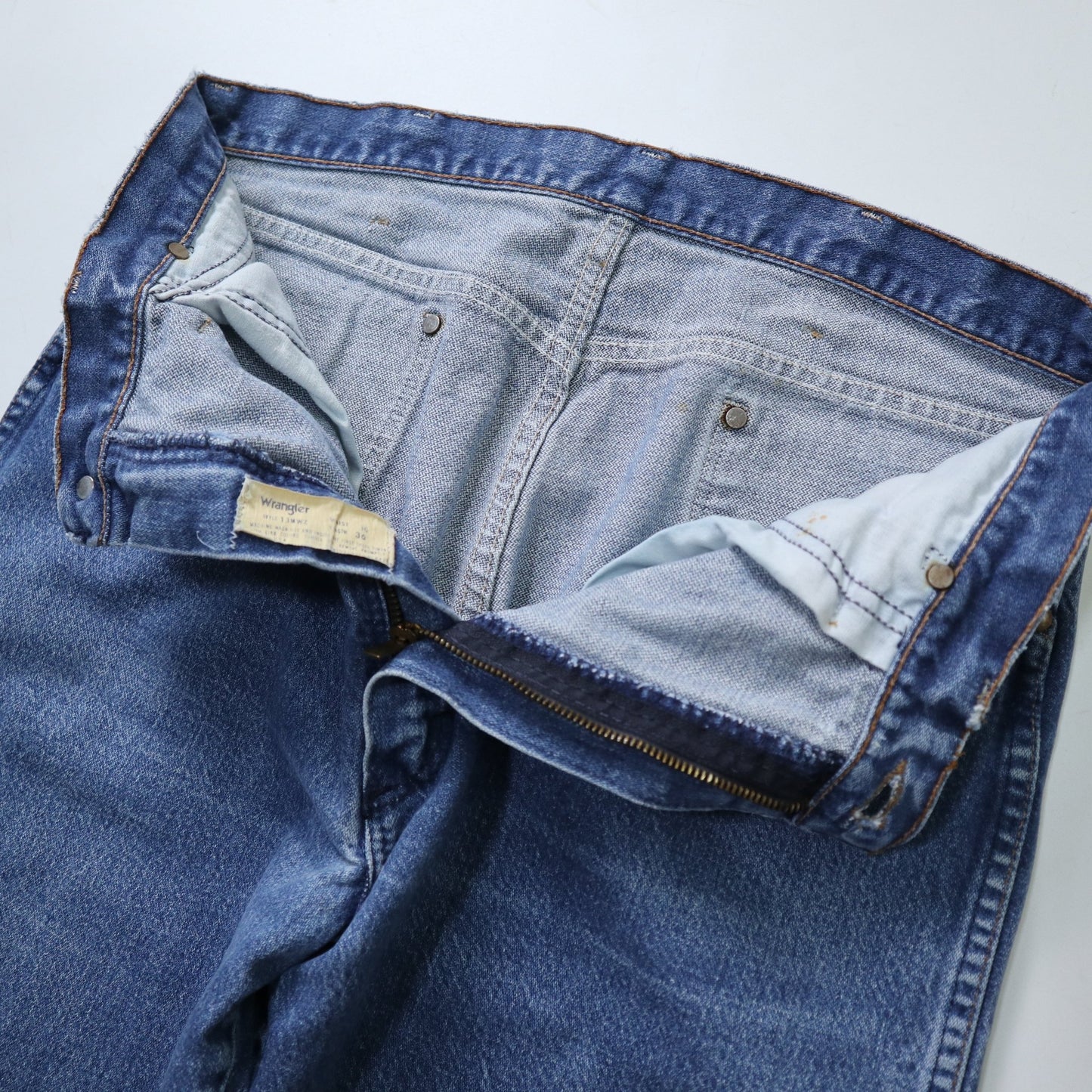 （34W) 70s Wrangler 13MWZ 藍哥直筒牛仔褲 - 富士鳥古著