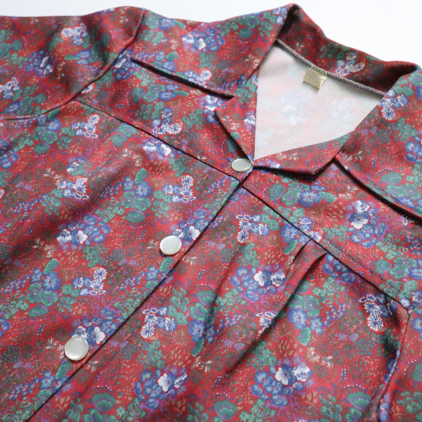 1980s American made red printed arrow collar shirt polyester fabric