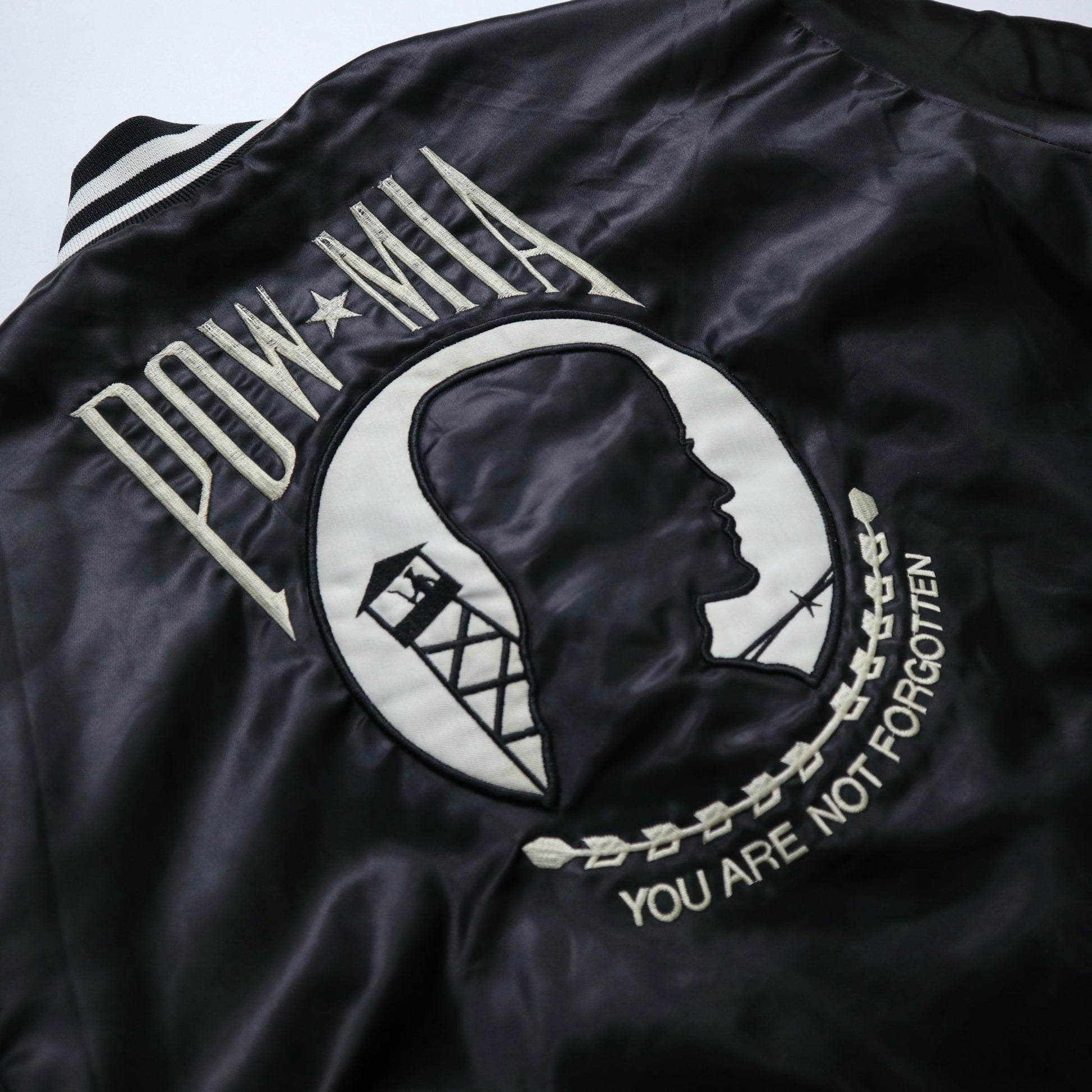 80 - 90s 美國製 POW/MIA 黑色緞面紀念夾克 - 富士鳥古著