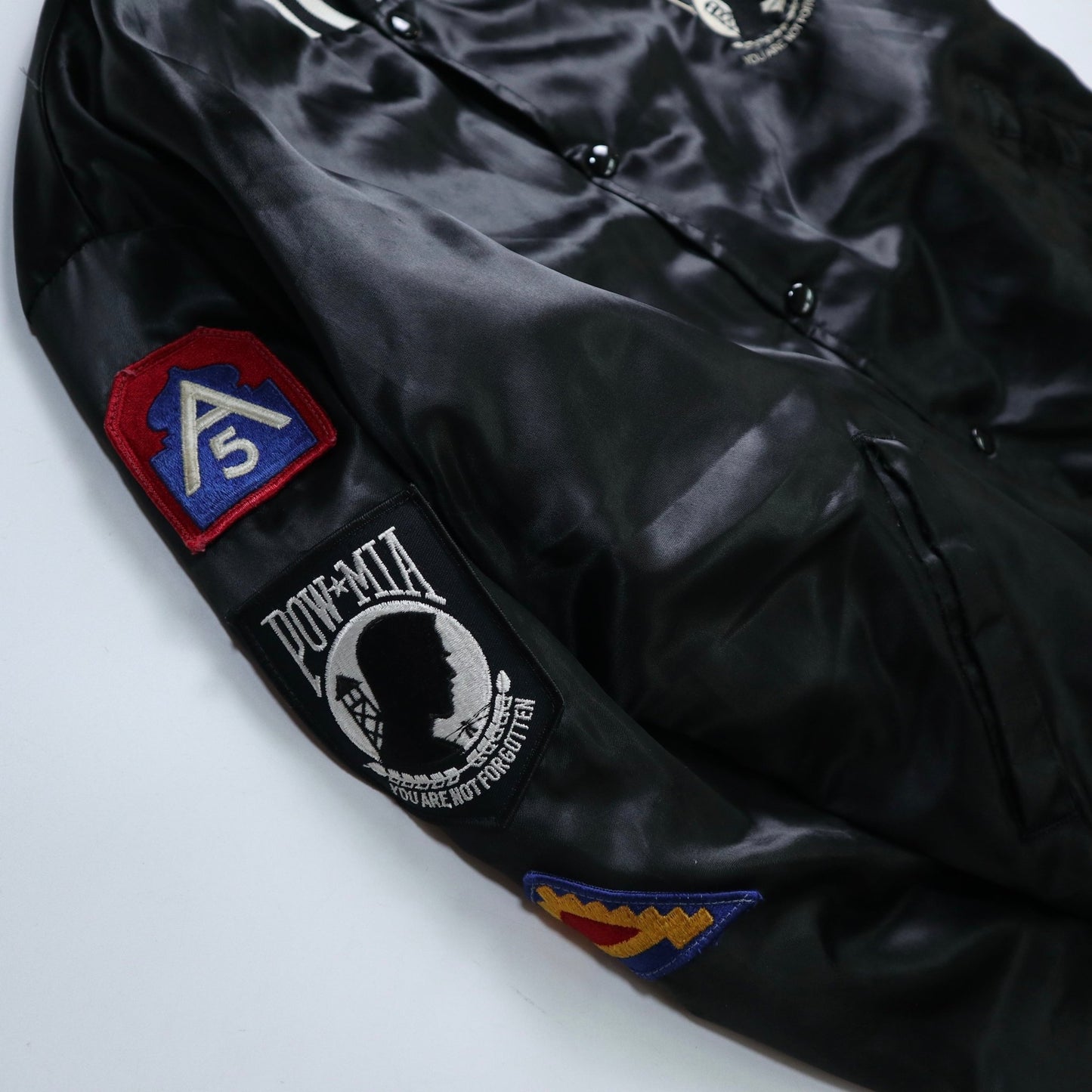 80 - 90s 美國製 POW/MIA 黑色緞面紀念夾克 - 富士鳥古著