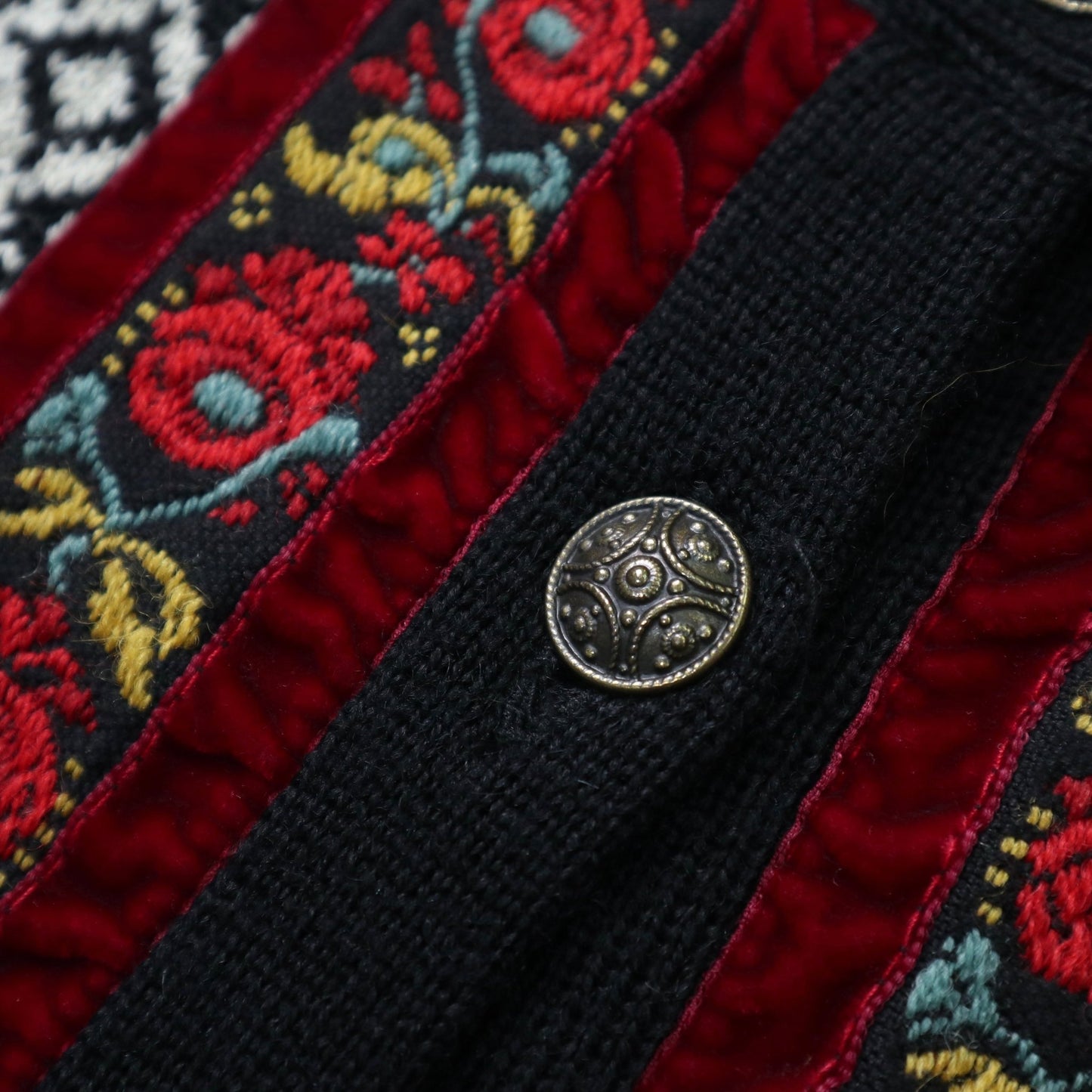 80s Norskwear 冰島製 花卉刺繡 挪威羊毛開襟針織衫 - 富士鳥古著