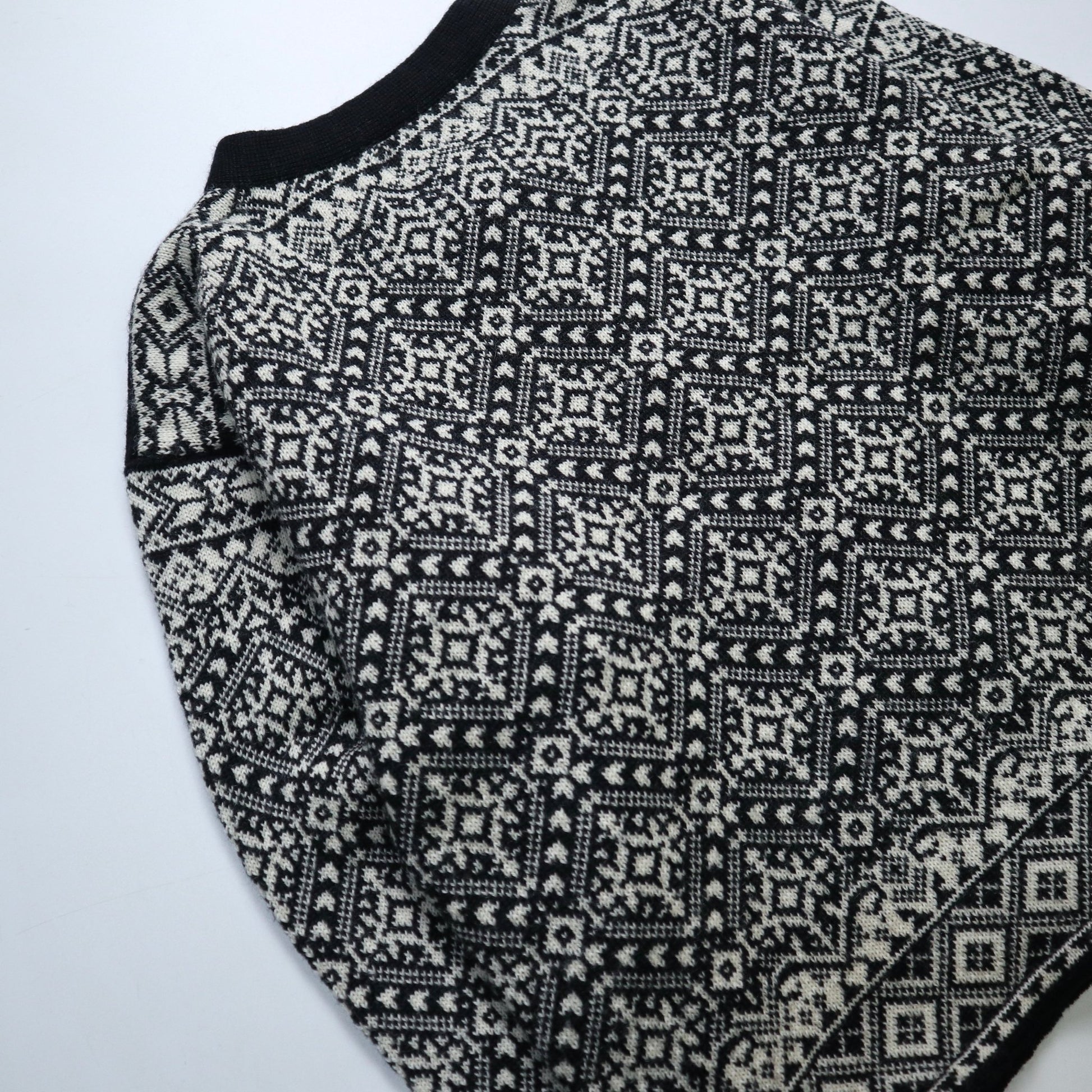 80s Norskwear 冰島製 花卉刺繡 挪威羊毛開襟針織衫 - 富士鳥古著