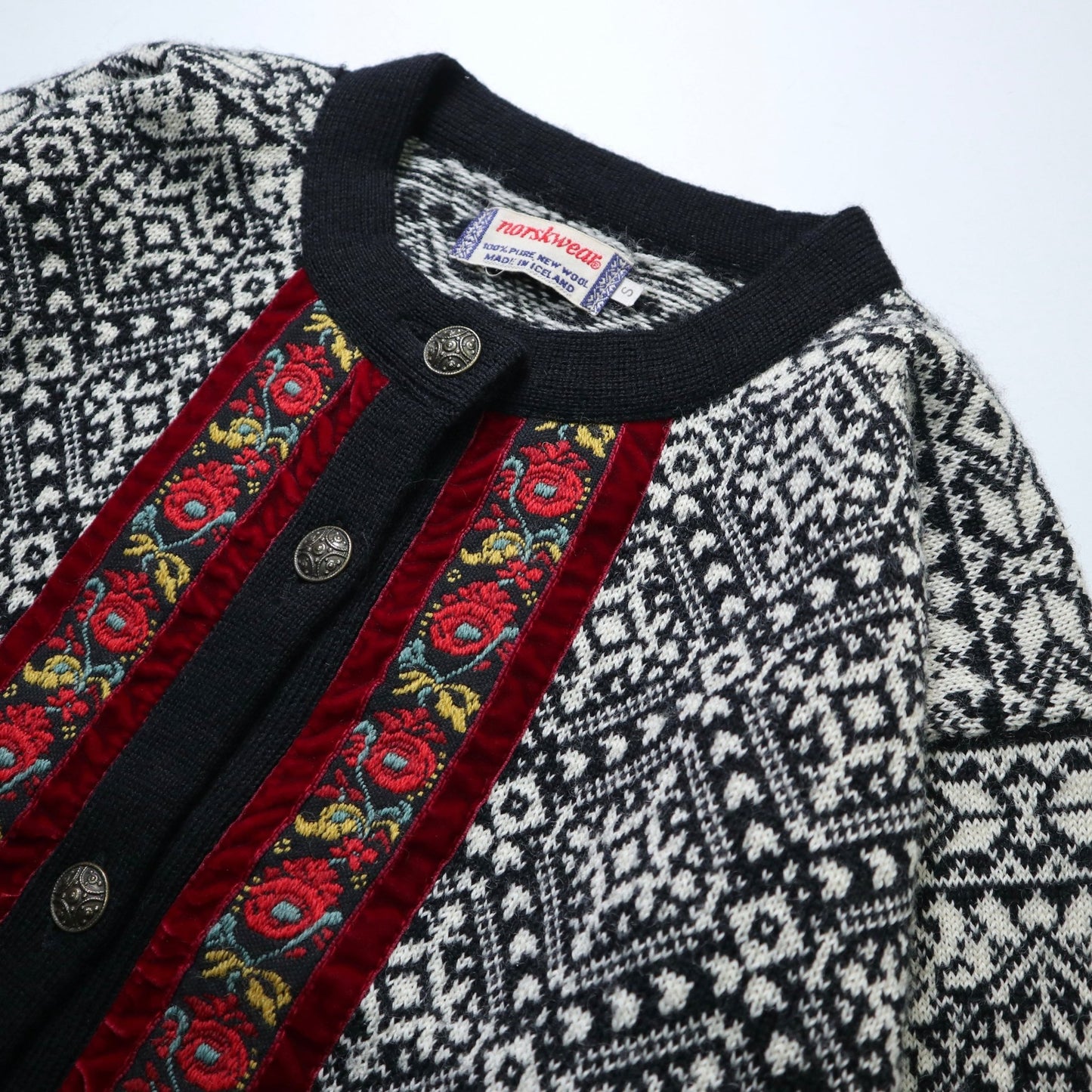 80s Norskwear 冰島製 花卉刺繡 挪威羊毛開襟針織衫 - 富士鳥古著