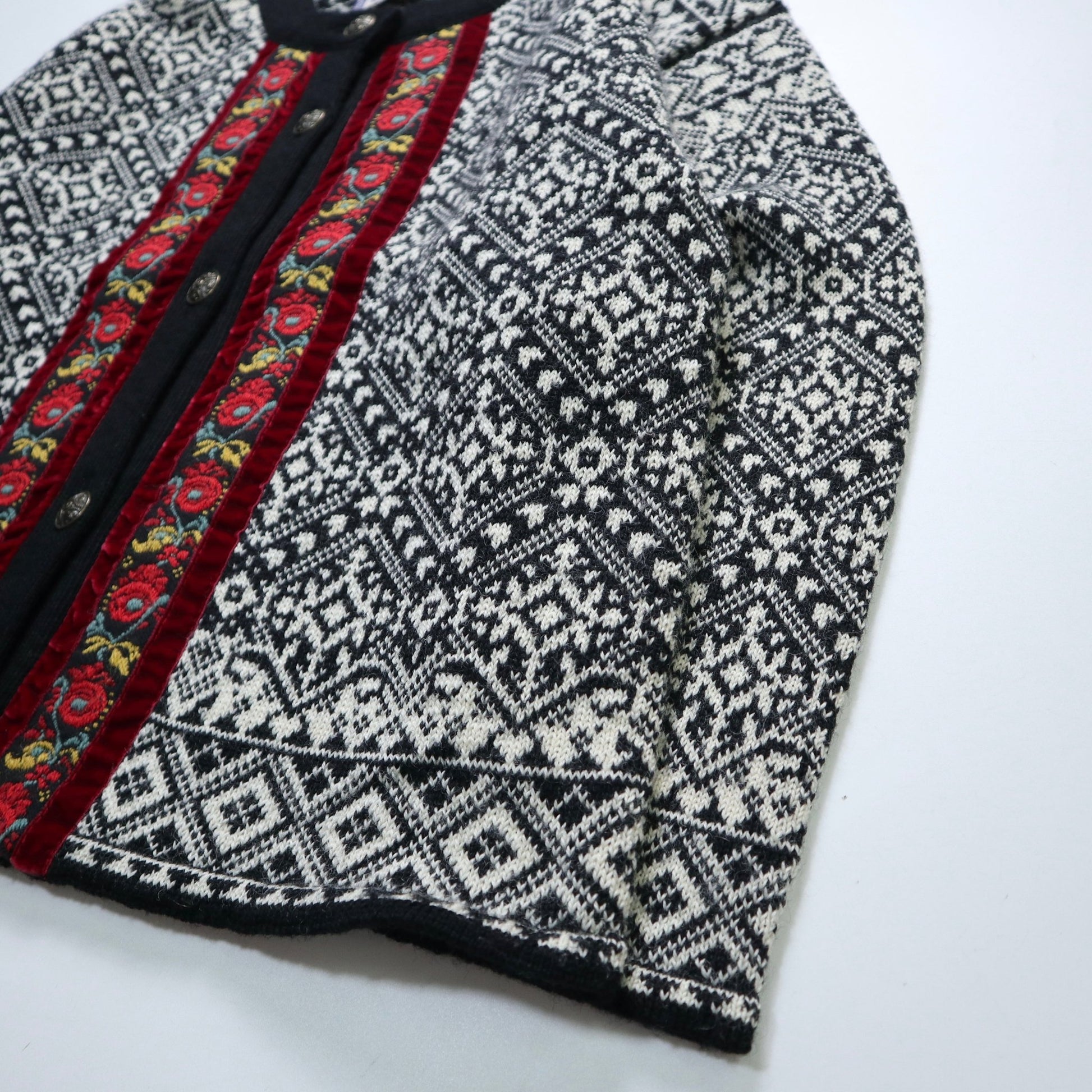 80s Norskwear 冰島製 花卉刺繡 挪威羊毛開襟針織衫 - 富士鳥古著