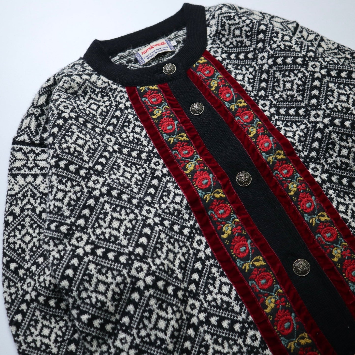 80s Norskwear 冰島製 花卉刺繡 挪威羊毛開襟針織衫 - 富士鳥古著