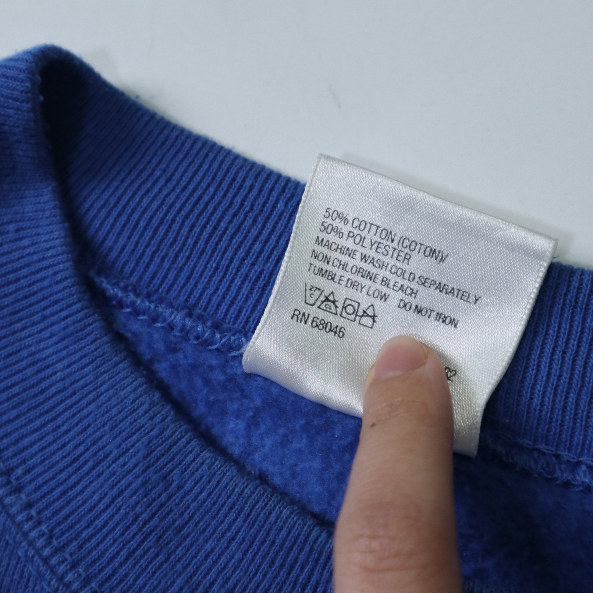 90s 美國製 Looney Tunes Taz 寶藍色聖誕老人衛衣 - 富士鳥古著