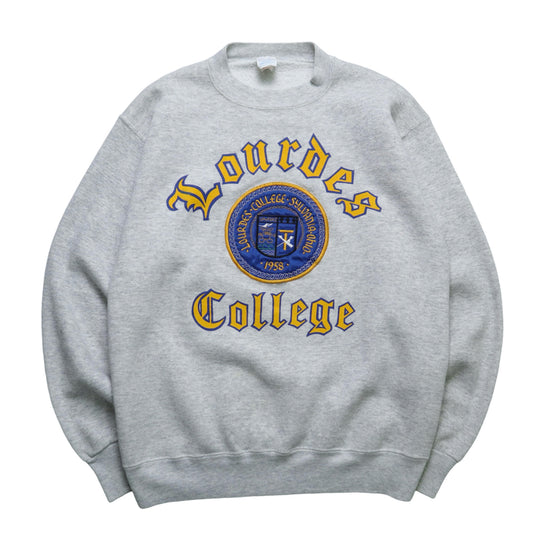 90s 美國製 路德大學 Lourdes College 刺繡布章大學tee 古著衛衣