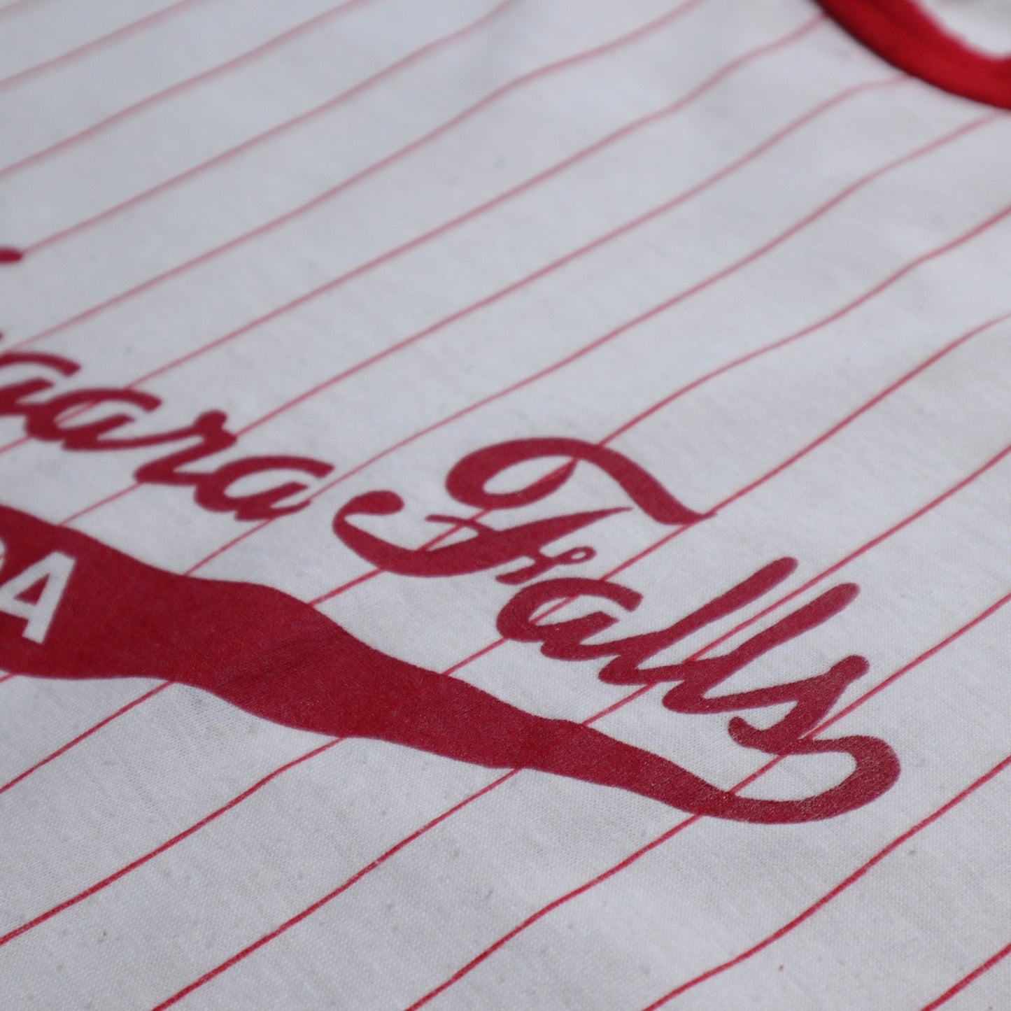70-80s Canadian-made Niagara Falls red and white striped 7-quarter sleeve baseball top