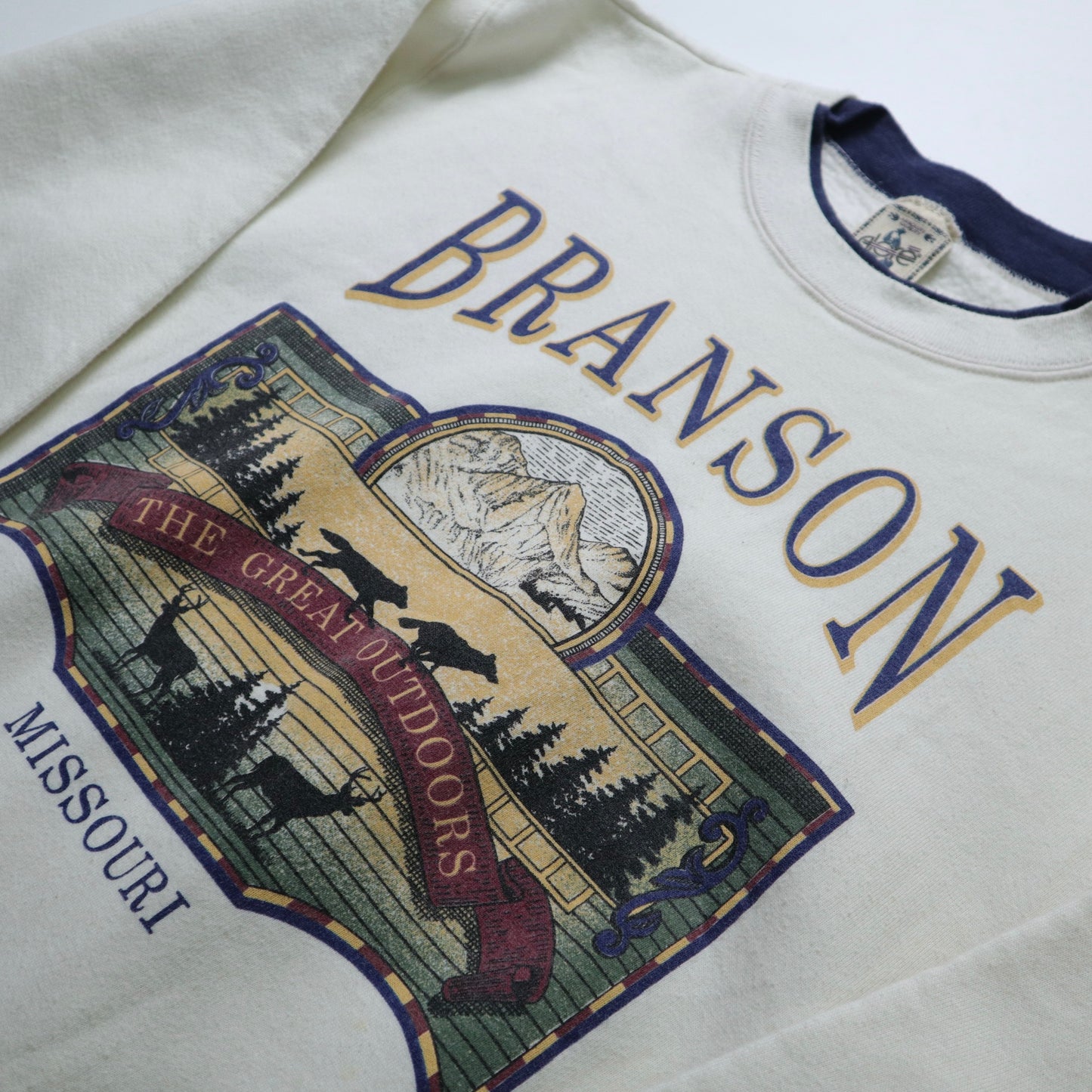 90s vintage American made Missouri Outdoors two-color collar college tee vintage sweatshirt