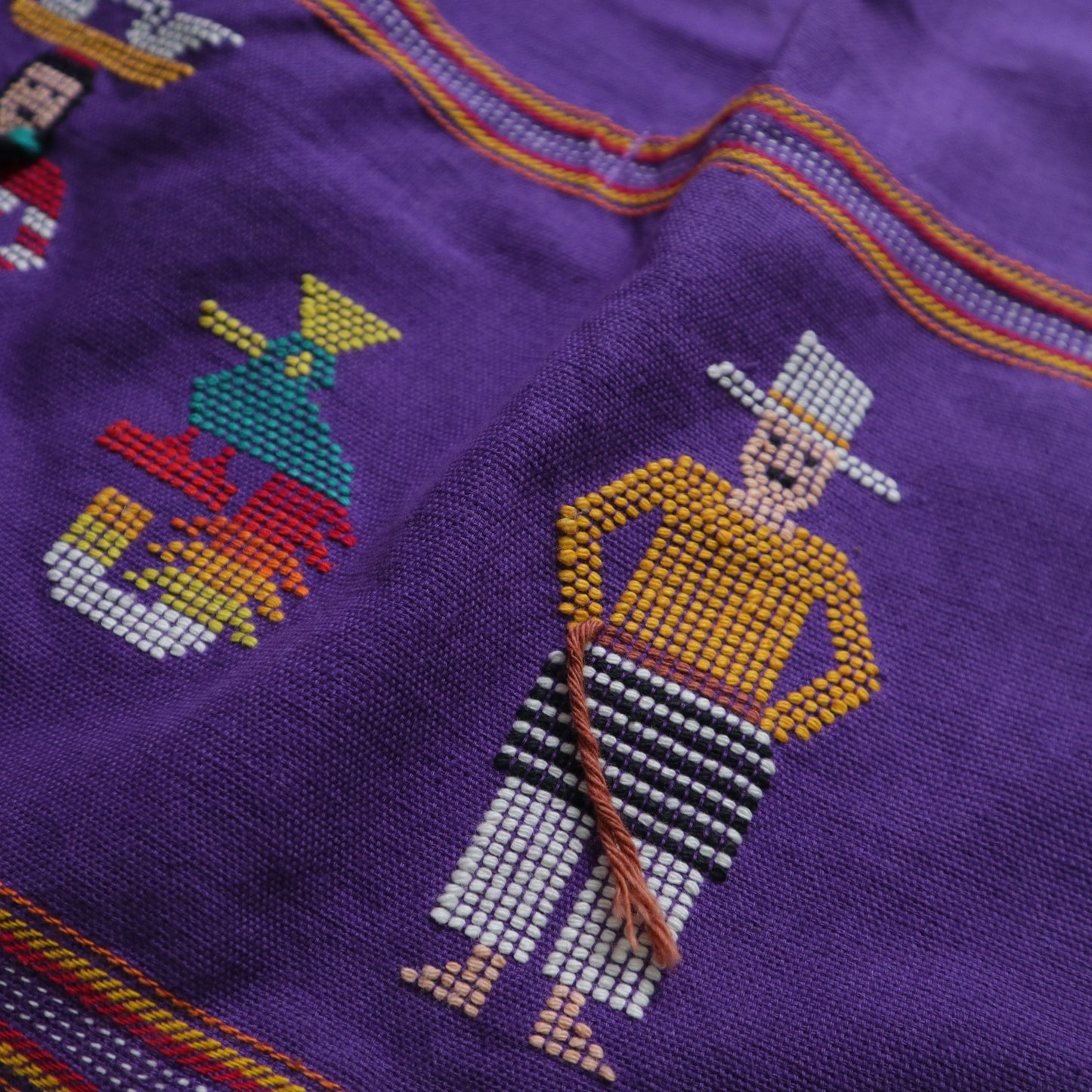 手作りグアテマラ エプロン パープル グアテマラ手作り刺繍エプロン 伝統的な農民刺繍