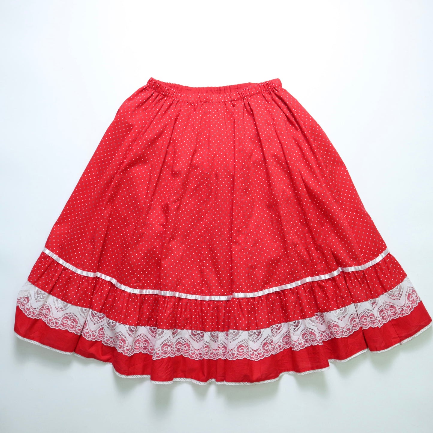 1980年代 赤い裾のドットレーススカート