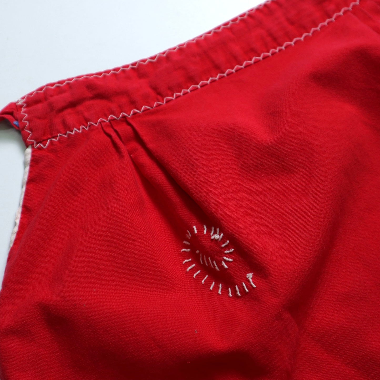 Handmade Apron 紅底葡萄牙手工刺繡圍裙 半身圍裙