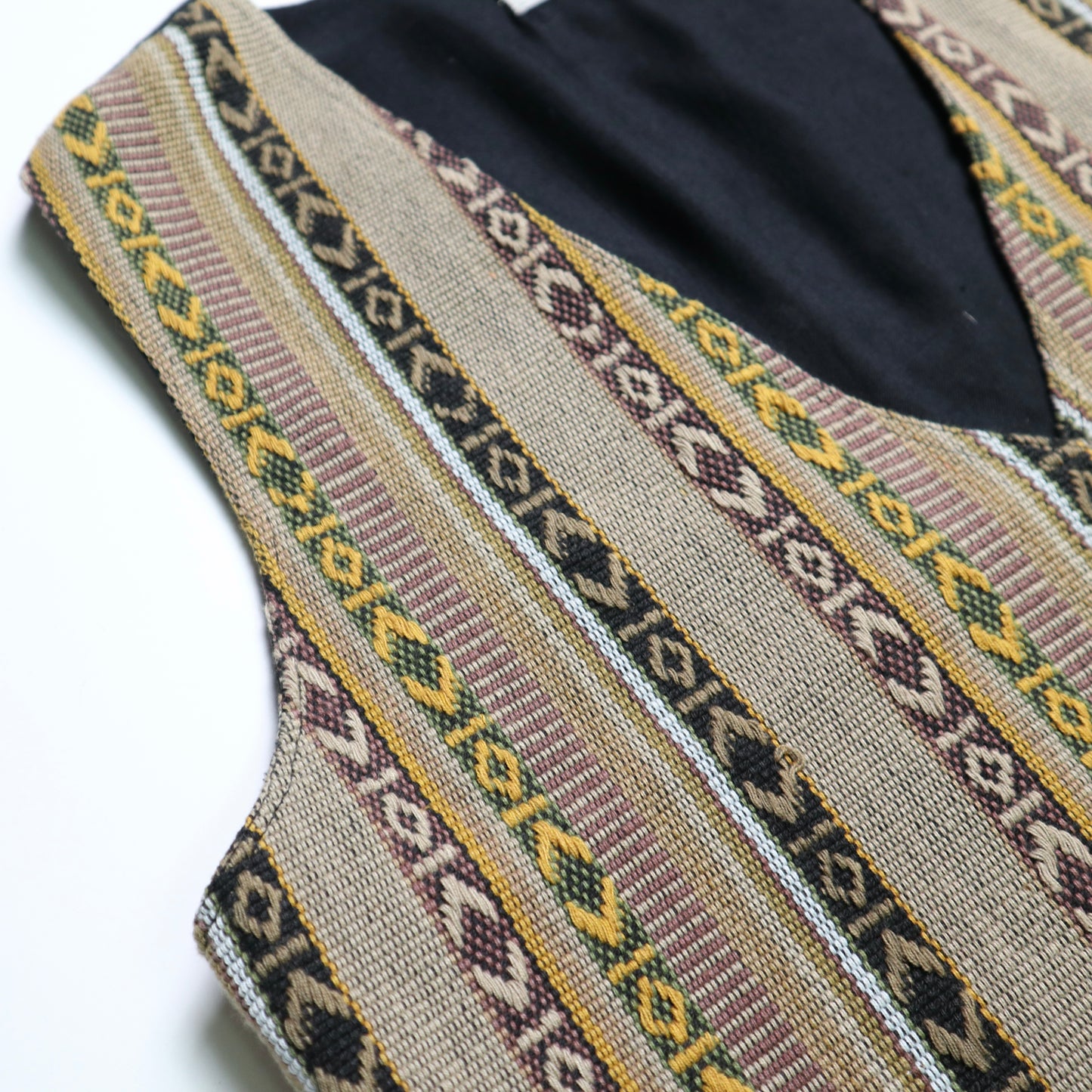 90s brown arrow embroidered tapestry vest