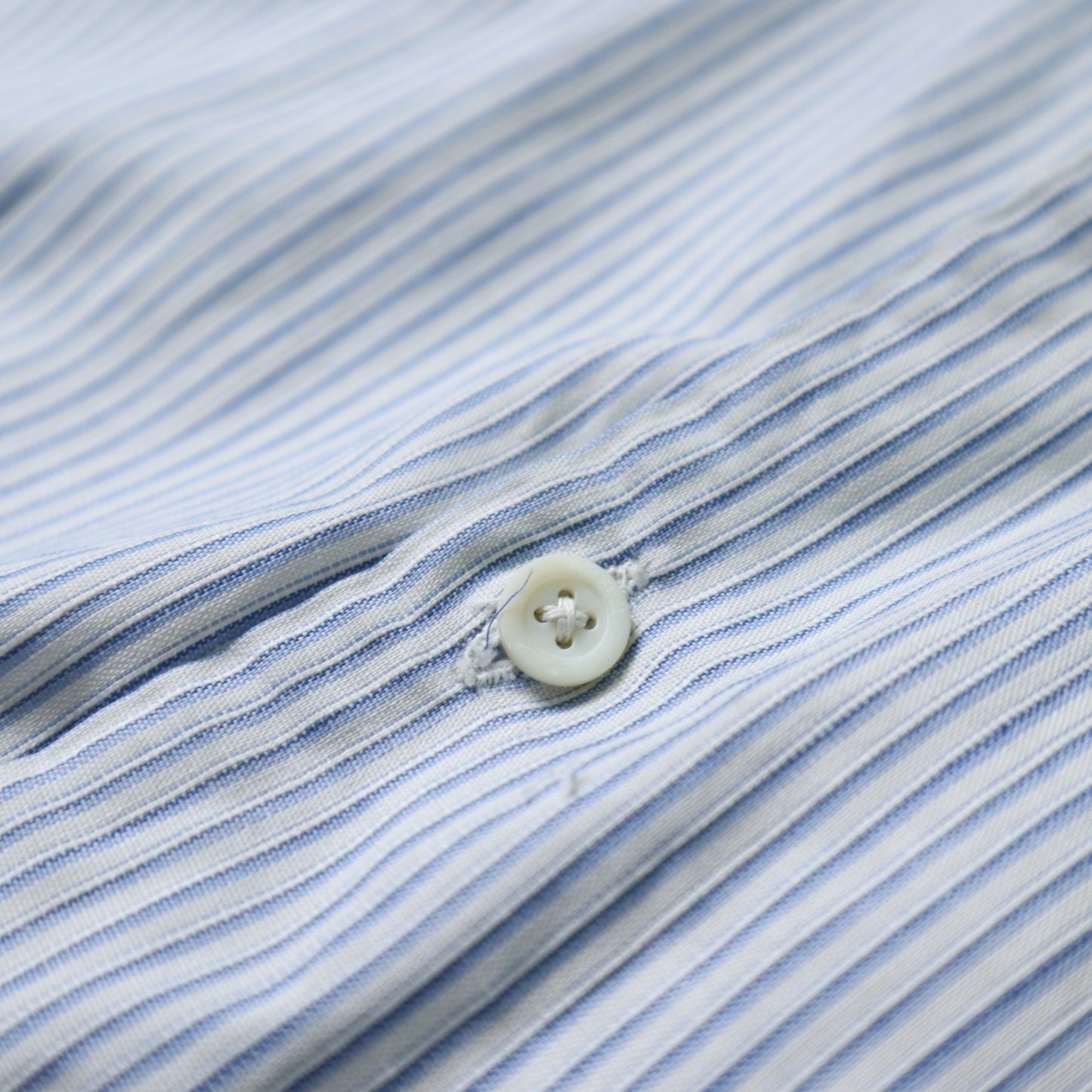 1940年代のフランス製の青と白のストライプのワークシャツ