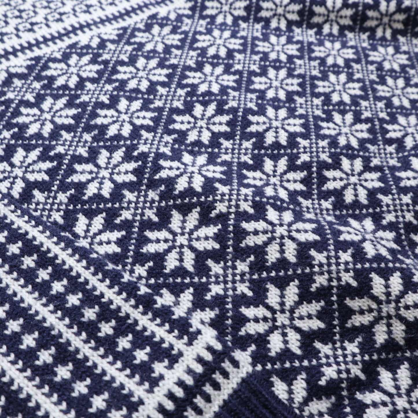90s Canadian-made navy blue snowflake totem sweater thick pound wool sweater
