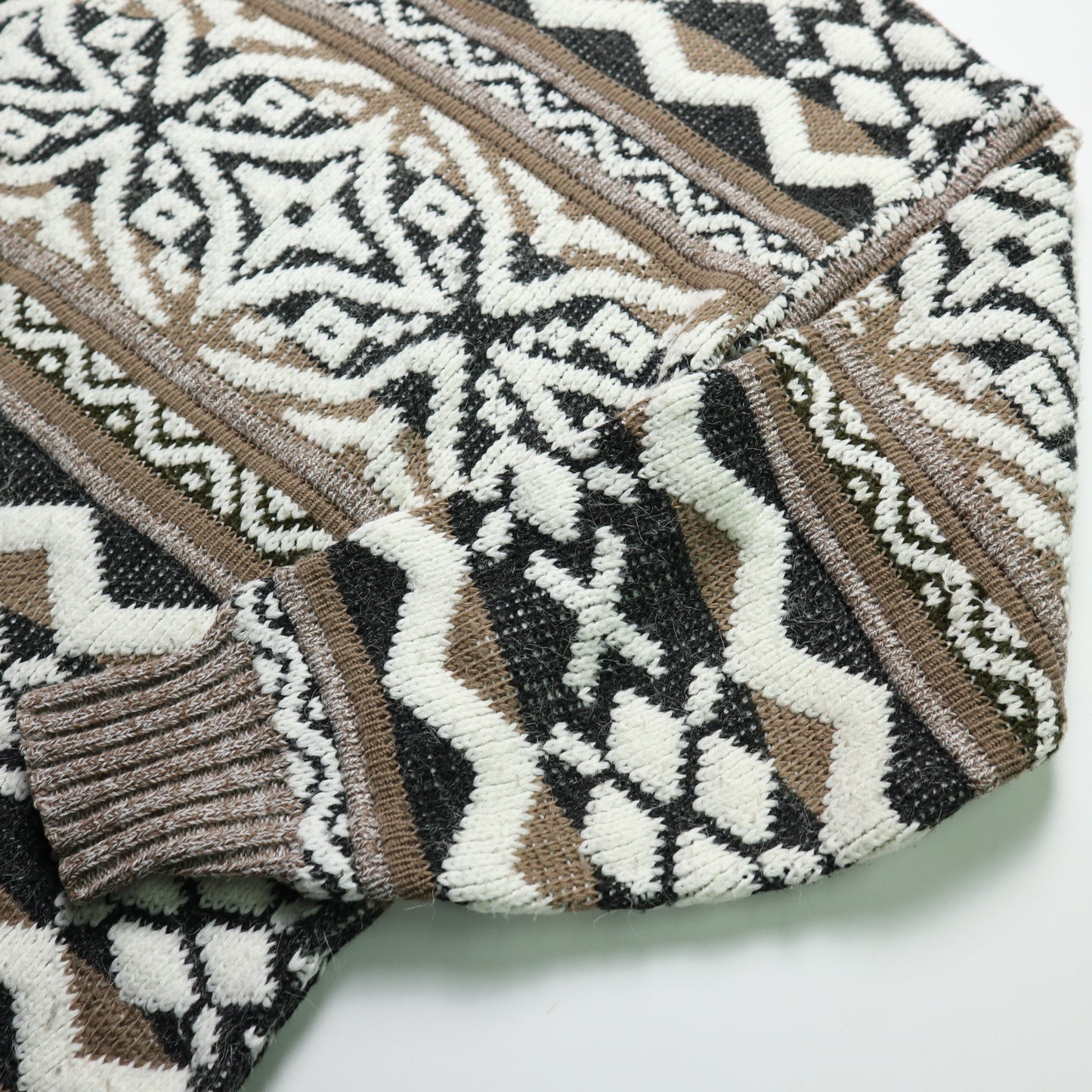 British Made Khaki Geometric Figure Sweater Knit Sweater