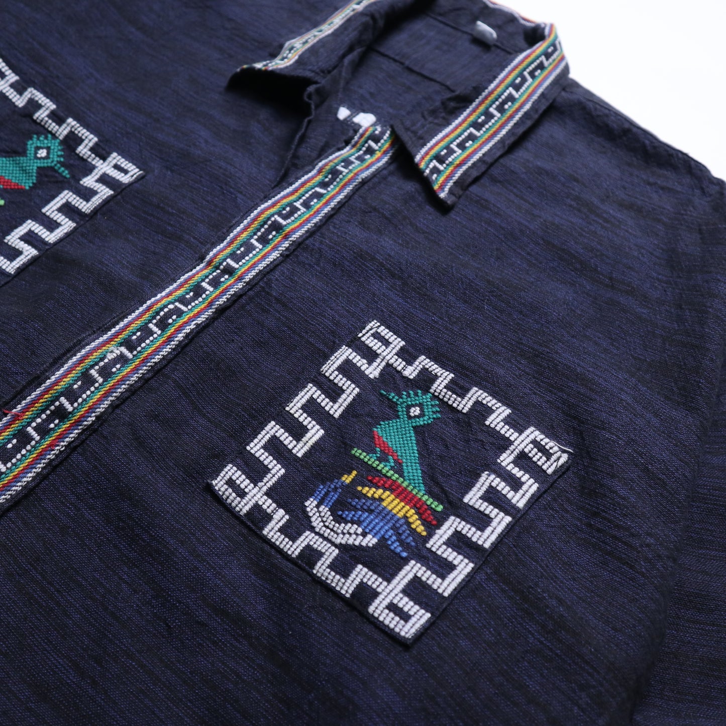 ダークブルー グアテマラ ケツァル鳥手刺繍シャツ