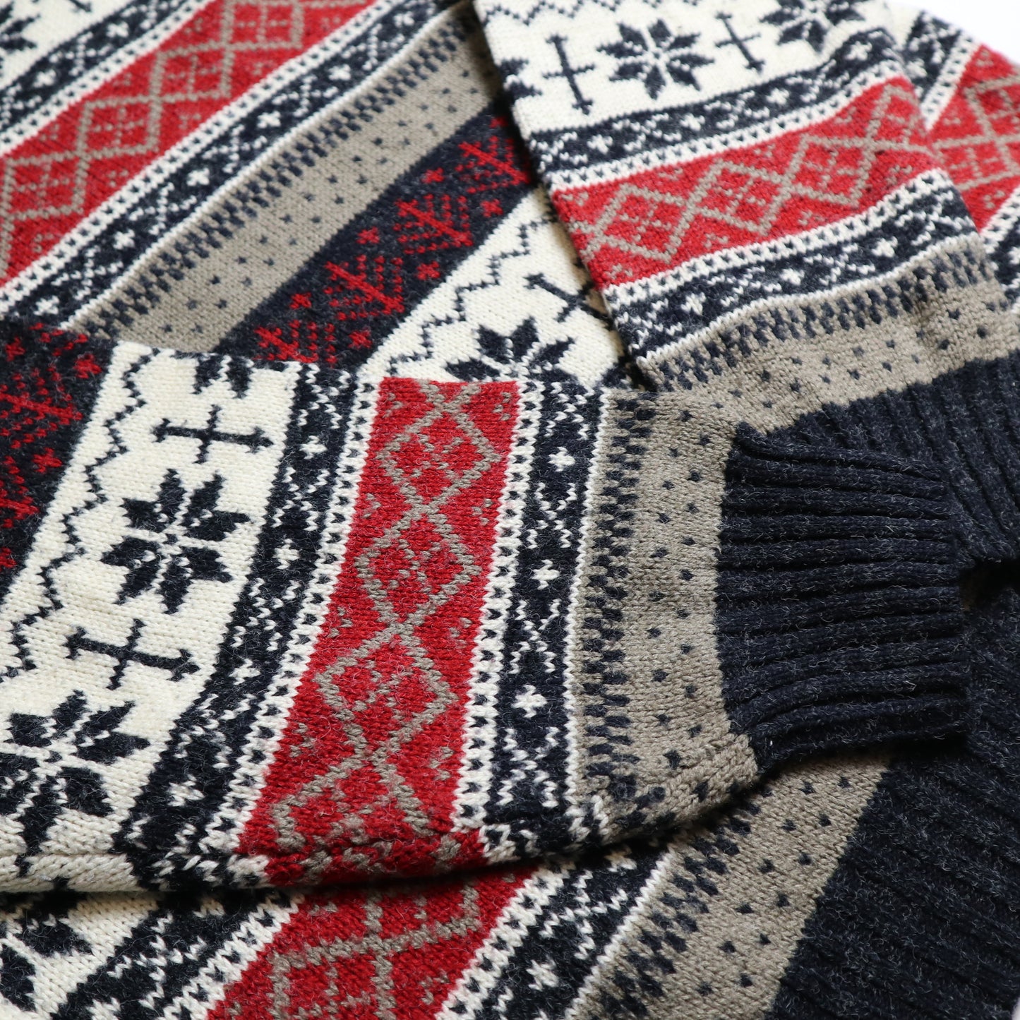 90s contrasting snowflake totem sweater Christmas sweater